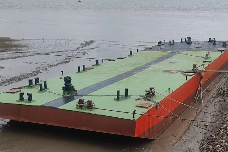 How Does a Pontoon Barge Improve Marine Construction and Cargo Transportation?
