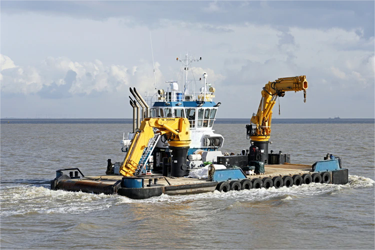 How Do Inland River Tugboats Operate Efficiently?