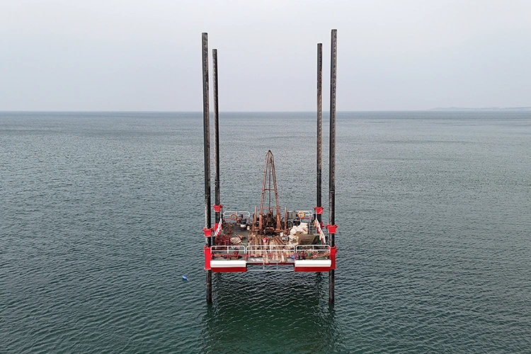 Maintenance Self-elevating Platform